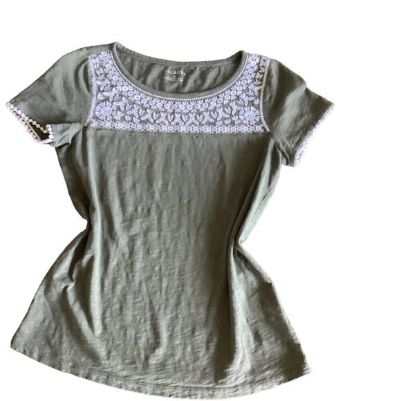 Talbots Short Sleeve Top Floral Embroidered Neck Cotton Green & White Sz S #91M - Picture 5 of 8